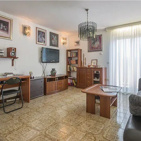 Appartement Biserka 1495 *