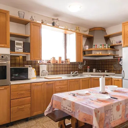 Biserka 1495 公寓 *