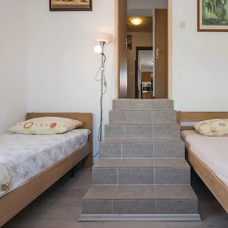 Biserka 1495 * 班约勒