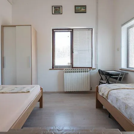 Biserka 1495 *