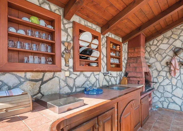 Biserka 1495 * Banjole